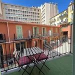 La Cour Du Centre Apartment *