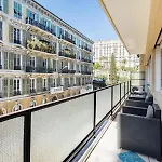 Notre Dame - Huge Sunny Modern 2Br Flat - Terrace