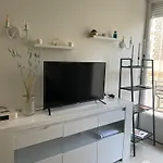 Apartment новая 3-комнатная на 2й линии от моря. Nice
