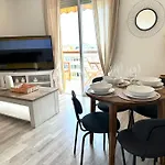 Joli 2 Pieces - Proche Aeroport - Terrasse Vue Mer