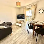 Joli 2 Pieces - Proche Aeroport - Terrasse Vue Mer