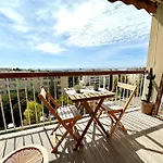 Joli 2 Pieces - Proche Aeroport - Terrasse Vue Mer