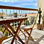 Joli 2 Pieces - Proche Aeroport - Terrasse Vue Mer