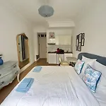 Studio 2 Steps From The Sea Near The Negresco Hotel