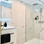 Apartment Chic & Spacious Getaway In - 10min To