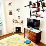 10-15 Min To Railway, Beach, Marketplace