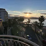 Beach Front, Superbe Appartement Pour 4 Personnes