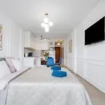 Elegant Avec Balcon Proche Et Tramway Apartment