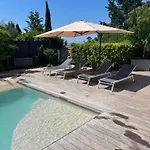 Superbe villa piscine proche ville et mer au calme