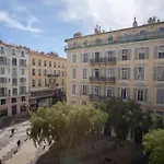 Le Magenta - Happy Rentals