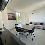 Cosy Flat 250m From * Nice