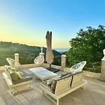3 Studios Independants Dans Villa Avec Piscine