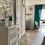 Apartment Luxurious In 450 M Of The Sea Nice