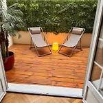 Elegant Central Flat With Private Terrace In Nice