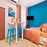 Renting - Spitalieri - Chic & Cosy Art Deco Nest Etoile