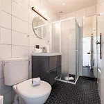2 Bdr Panoramic View On Gardens Apartment