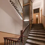1 LONGCHAMP - Joli appartement - Carre d Or - Climatise