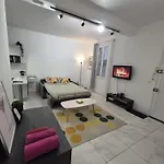 Renove Au Centre Apartment