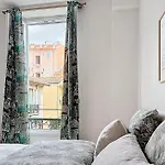 Charming 2-bedroom Retreat Near Center With Excellent Transport Links Apartment