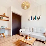 Apartment Charming 2-bedroom Retreat Near Center With Excellent Transport Links