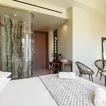 Hotel Naomi 3*
