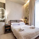 Naomi Hotel 3*