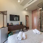 Hotel Naomi 3*