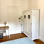 Homestay Les De Cedric Iconic Tram Gare Pour Personnes Calmes