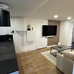 Appartement Au Port De Nice, Proche Des Plages