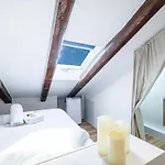 Charmante Studette Cosy Renove Au Coeur De Nice
