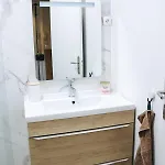 Modern With Balcony And Ac Walk To Tramway Near Center *