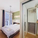 Nestor&Jeeves - California - Central - Very Close Sea