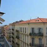 Top floor appartement - central
