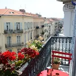 Top floor appartement - central