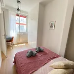 Mediterranee - Un Trois Pieces A Deux Pas De La Plage