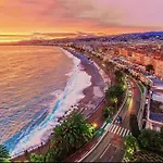 Nice Colors A Cote De La Plage, De La Promenade Des Anglais Et De La Gare