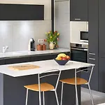 Apartment Sunlight - Gisele - Hyper Central, 1 Bedroom With Large Living