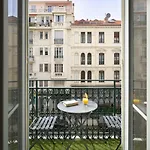 Apartment Sunlight - Gisele - Hyper Central, 1 Bedroom With Large Living *