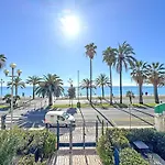 Promenade Holiday - Suffren Beach