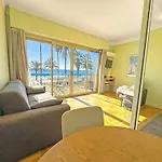 Promenade Holiday - Suffren Beach