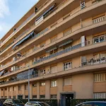 #41 Staywiz Us - Flat For 6, 3 Bdrs Parking Wifi 5Mins Walk Tram T1