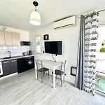 Nice Studio Avec Climatisation Proche Des Plages