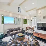 Villa Nissarda, Maison Nicoise Avec Vue Mer, Parking, A 5 Minutes Du Port