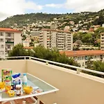 Studio climatisé au calme, terrasse vue colline