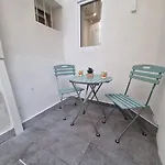 Apartment Spacious Full Of Charm, Recently Updated Nice