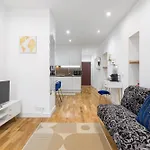 Renting - 5 Massena - Elegant Air-conditioned Cocoon Quiet Patio Massena