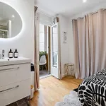 Renting - 5 Massena - Elegant Air-conditioned Cocoon Quiet Patio Massena Nice