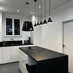 Chic Renovated Home - Nice Liberation - Entire 2Br 2Ba Apartment Or Private Rooms With Private Bathrooms - Ac And Garage On Request