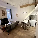 Apartment Agreable Dans Le Coeur Du Vieux-nice *