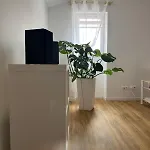 Renovated Luxury Cocoon Place Massena Apartment